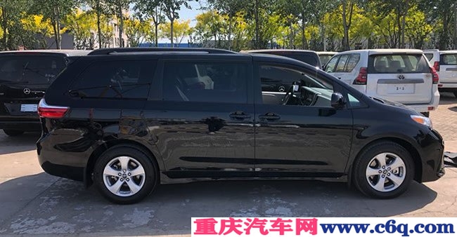 19款丰田塞纳3.5L两驱加规版 17轮/雷测/电动门现车41万